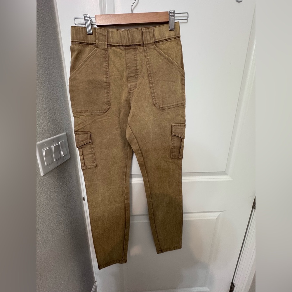 Oil & Hali Beige Cargo Skinny Pants for Women - Picture 5 of 7